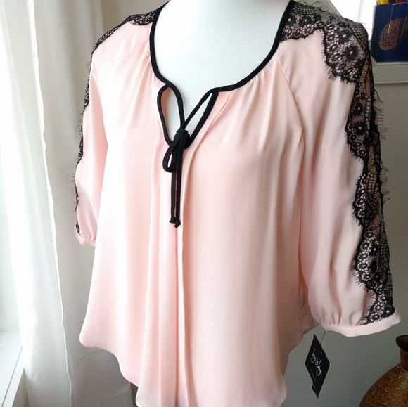 NWT By & By Lace blush TOP MEDIUM - Picture 4 of 7